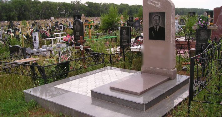 Памятник без оградки